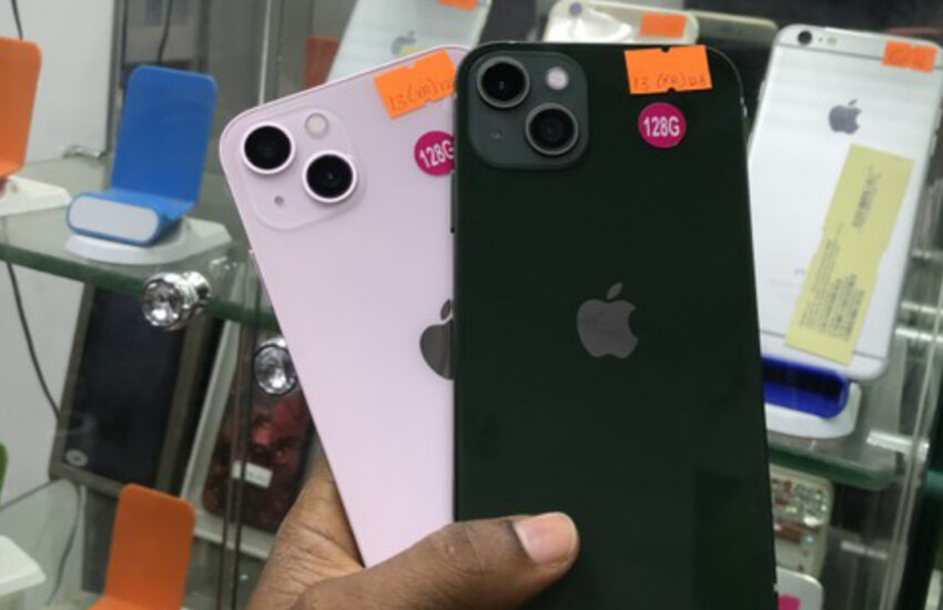 These iPhone XR look like iPhone 13, but they aren't 4