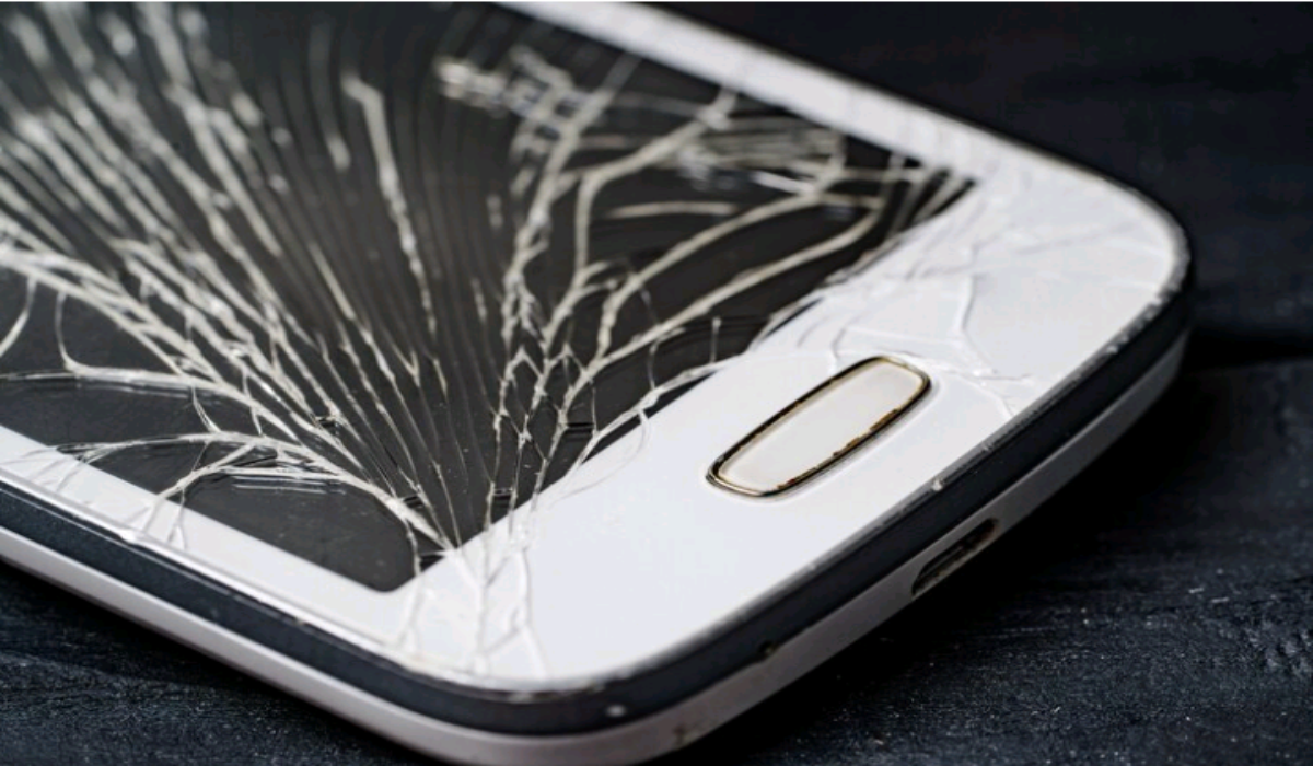 Want to Fix a Cracked Phone Screen? An Easy Guide 1