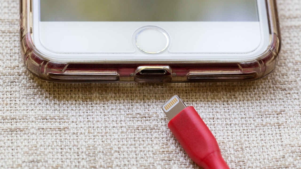 7-Ways-to-Fix-Phone-Not-Charging-When-Plugged-In