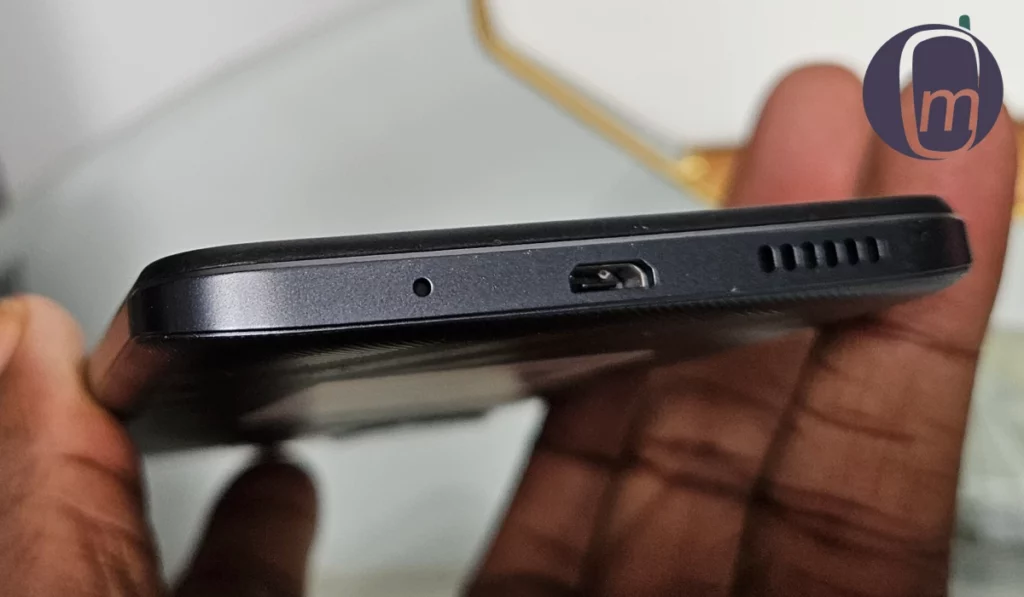 Xiaomi Redmi 12C does not have a USB-C port. 